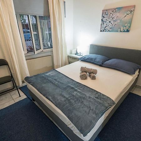 Marina Apartment بيرايوس المظهر الخارجي الصورة